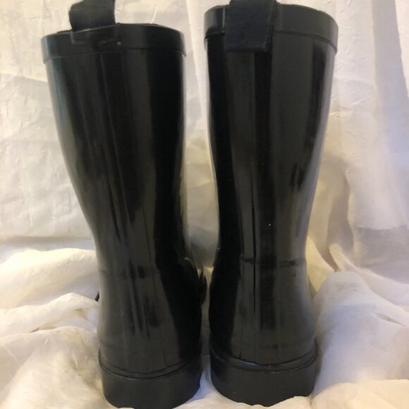 Women Black Mid-Calf Rubber Boots - Wellies - Picture 13 of 16